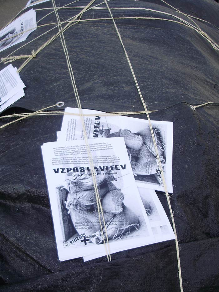 Instalacija 'Vzpostavitev'. Autor: Sonja Jeđud.