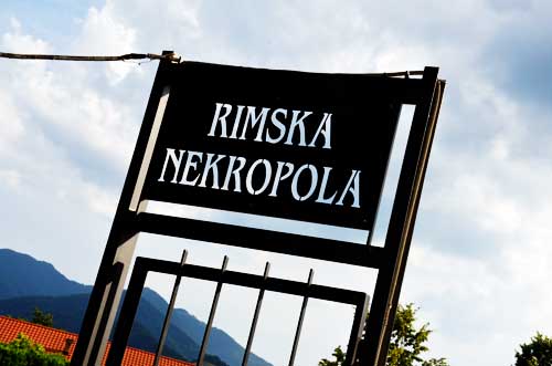 Rimska nekropola u Šempetru - Ulaz. Foto: VJB. Rimska nekropola u Šempetru - Ulaz. Foto: VJB.