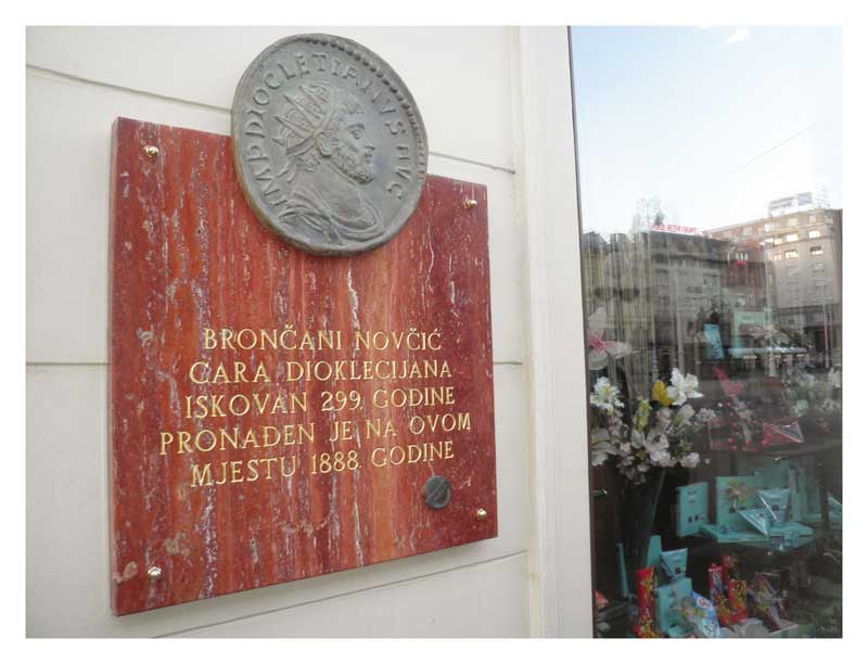 AMZ - Spomenik rimskom novčiću cara Dioklecijana. Ustupio: AMZ PRESS.